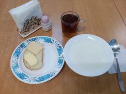 Завтрак
Каша вязкая молочная из рисовой  крупы
Чай с сахаром
Батон нарезной обогащенный микронутриентами
Масло (порциями)
Сыр (порциями) (Российский)
